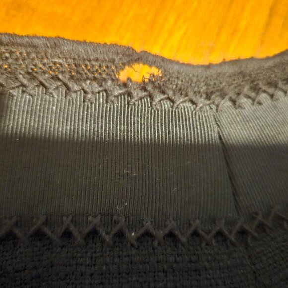 Elegant vintage Elie Tahari wool skirt with beaded embroidery (see sizing below) - Picture 11 of 16